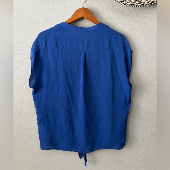Joie 100% Silk Blue Button Down Tie Front Blouse Women's Large - Picture 2 of 9